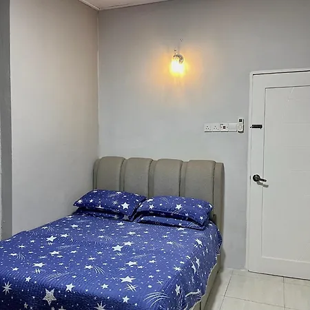 Aina Guest House Kota Bharu Exterior photo