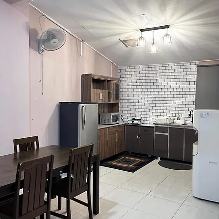 Aina Guest House Kota Bharu Exterior photo